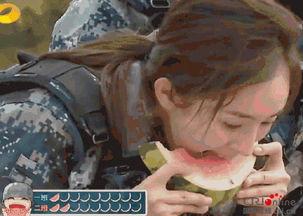 男子吃瓜洗眼睛视频,竟意外治愈干眼症